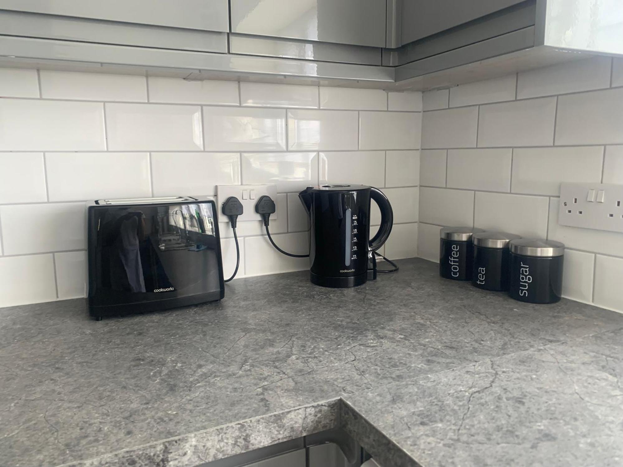 Newly Renovated, Modern 3 Bed Apartment Walmersley Екстер'єр фото