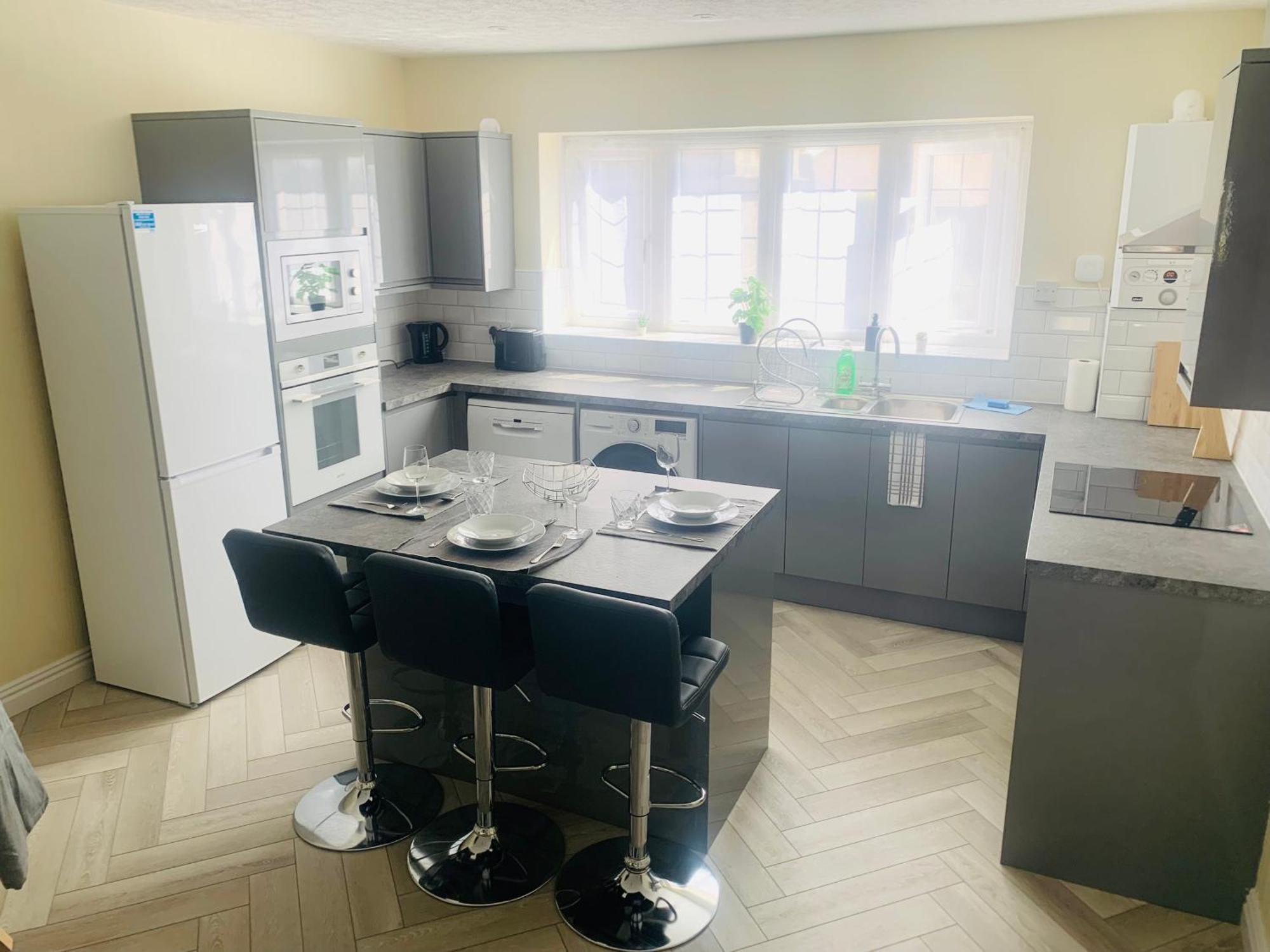 Newly Renovated, Modern 3 Bed Apartment Walmersley Екстер'єр фото