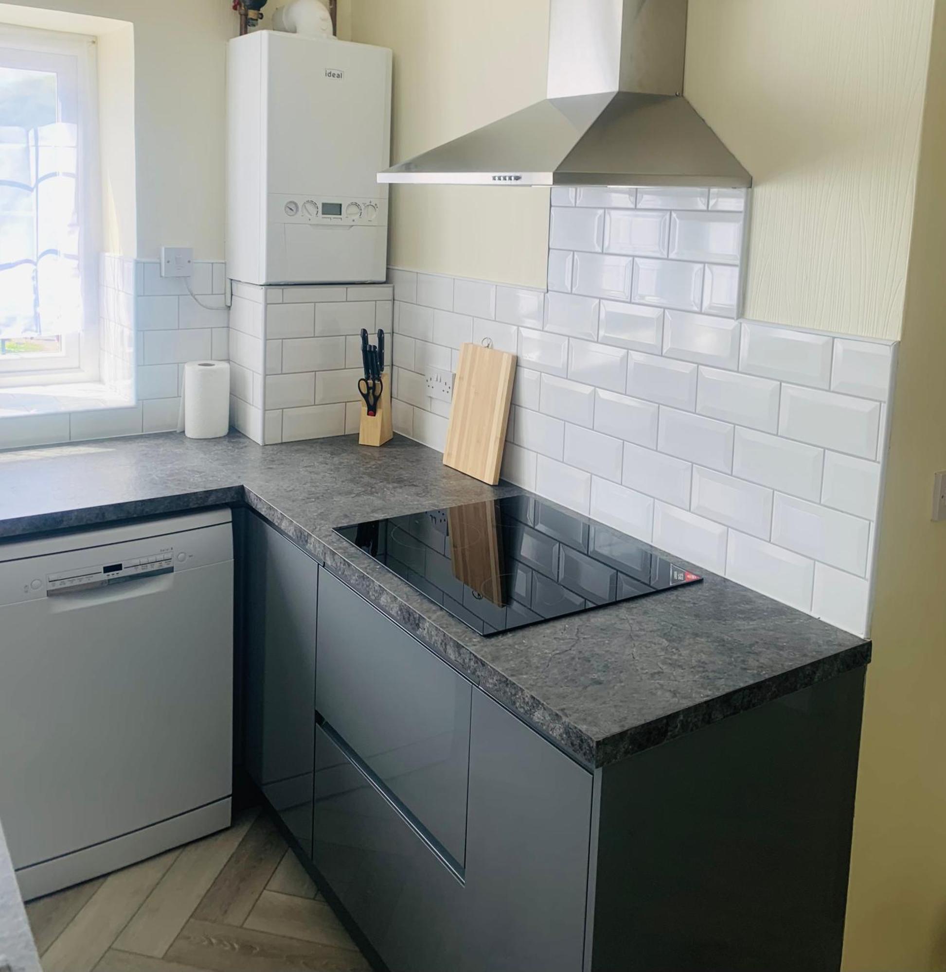 Newly Renovated, Modern 3 Bed Apartment Walmersley Екстер'єр фото